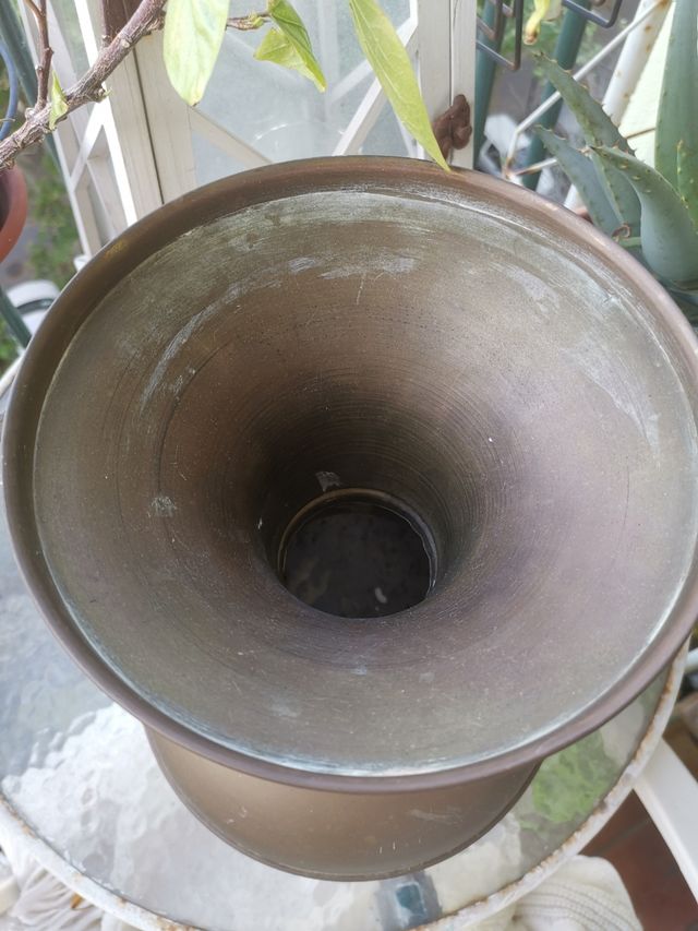 Florero de cobre antiguo