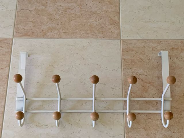 Perchero para colgar en puerta