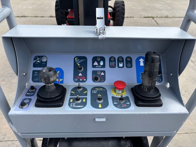 PLATAFORMA ARTICULADA DIESEL 4x4 MANITOU