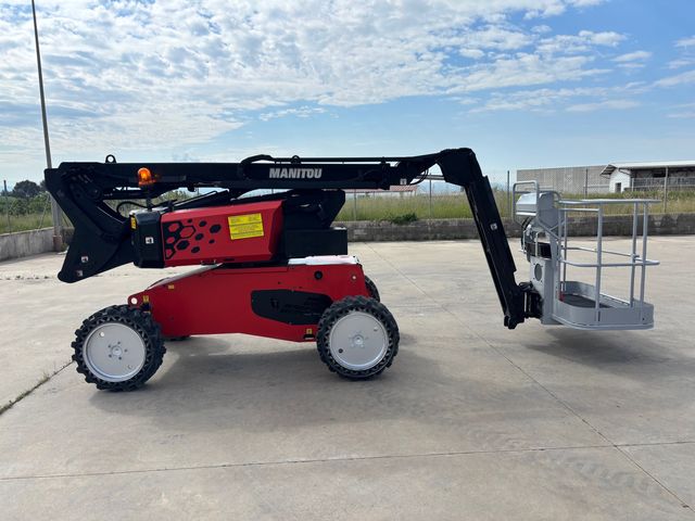 PLATAFORMA ARTICULADA DIESEL 4x4 MANITOU