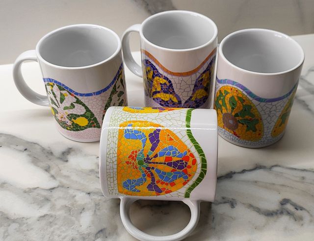 Jgo. 4 vasos y 4 tazas de Gaudí