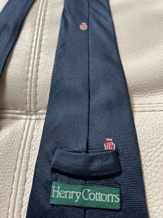 Henry Cotton’s cravatta in pura seta