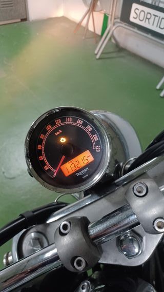 Triumph America 900 2014