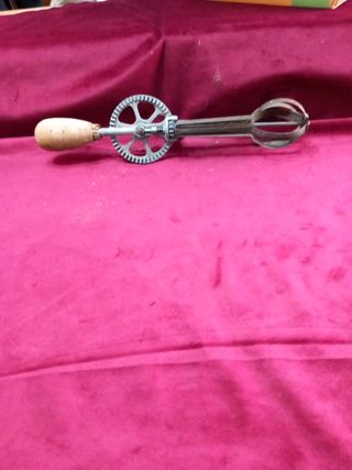 Frullatore a mano antico anni 40