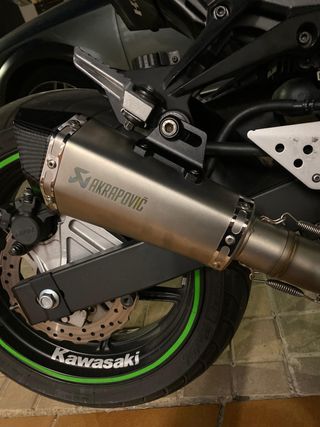 ESCAPE KAWASAKI Z750