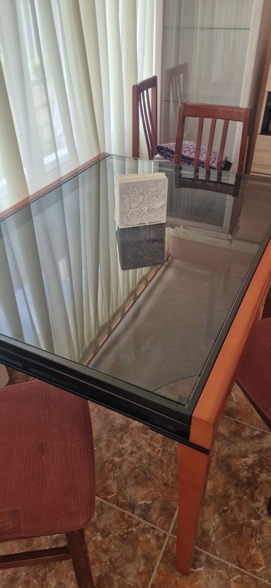 Mesa de comedor de cristal y madera extensible