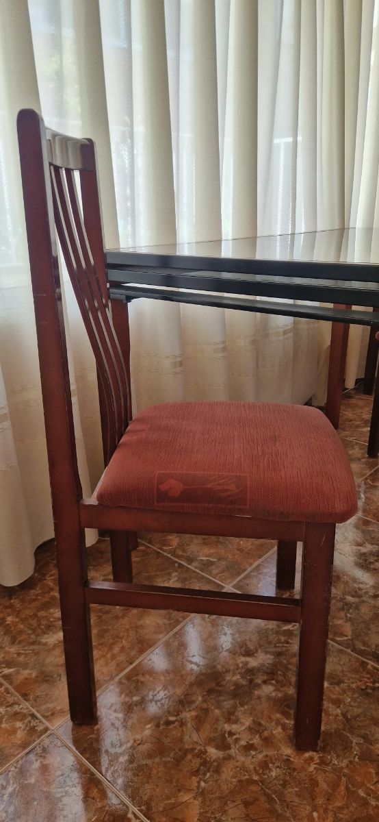 Mesa de comedor de cristal y madera extensible