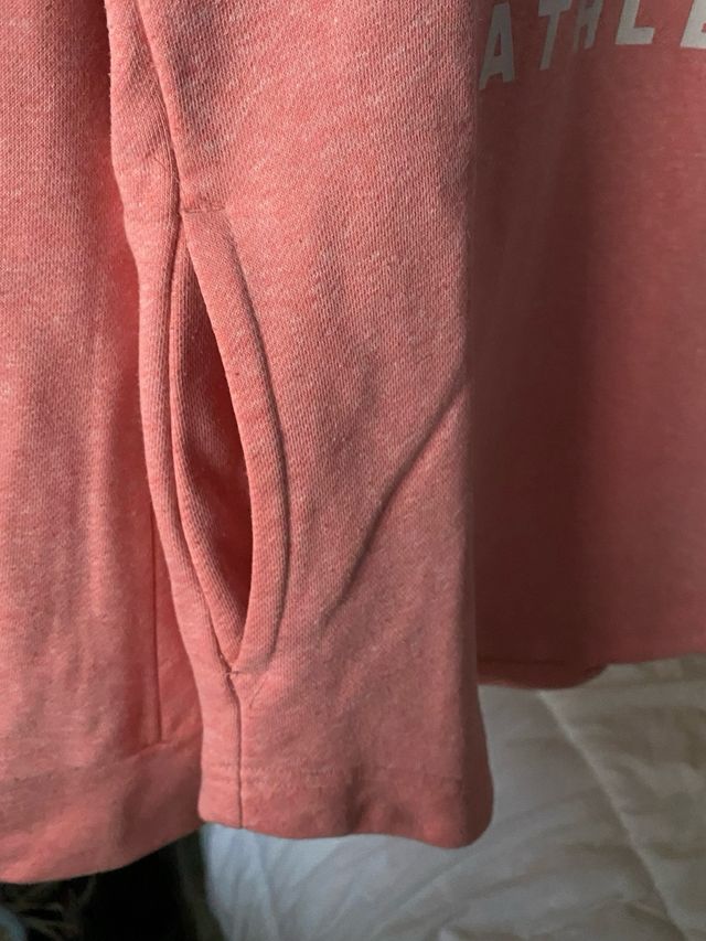 Sudadera adidas rosa claro con capucha y bolsillos