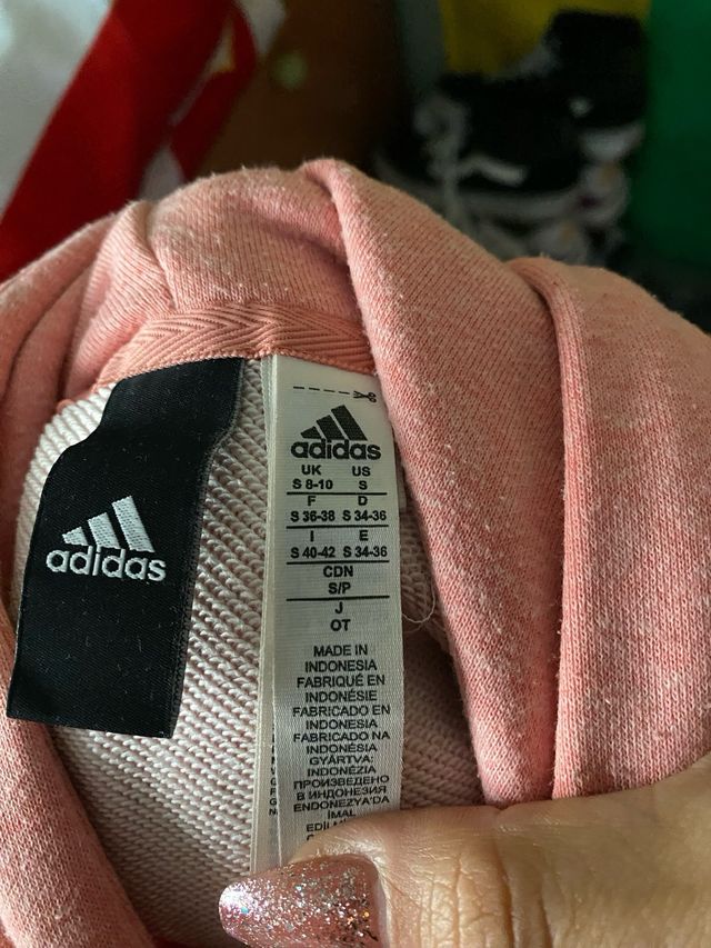 Sudadera adidas rosa claro con capucha y bolsillos