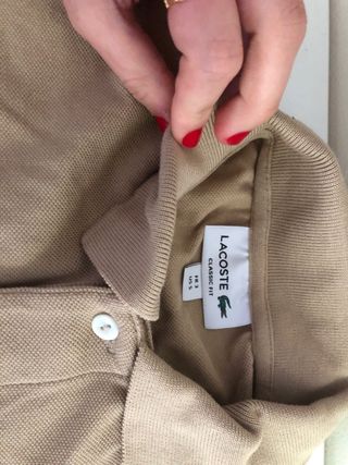 polo clasico original Lacoste color mostaza hombre