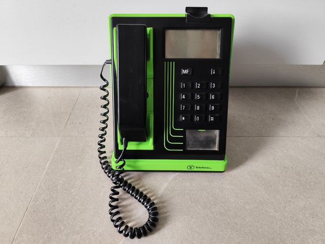 Telefono TRMA Via. Cabina Telefonica Bar