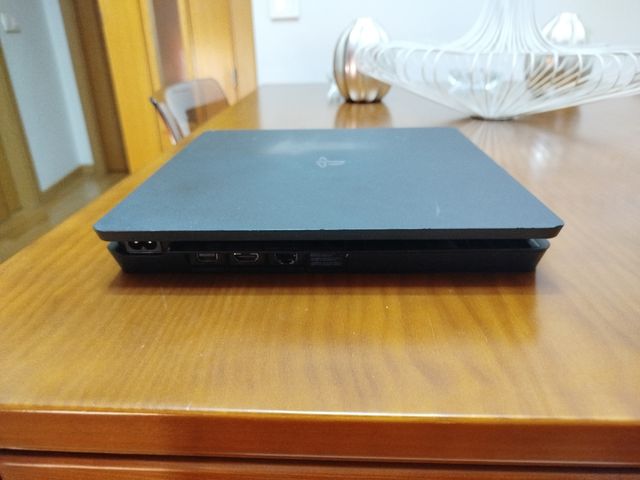 Play Station 4 Slim 1Tb