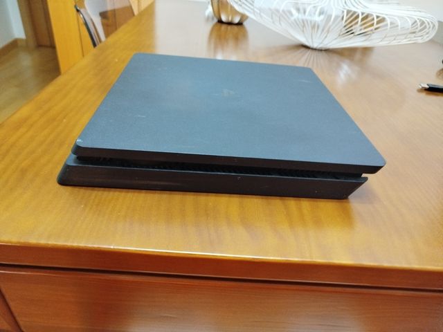 Play Station 4 Slim 1Tb