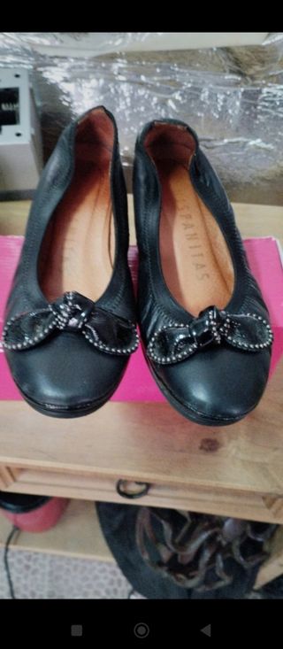 Se venden manoletinas con cuña