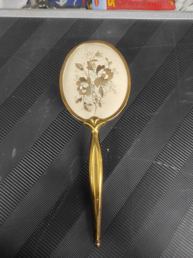 Cepillo o peine antiguo en buen estado y broche 