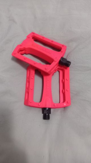 Pedales de BMX plástico nuevos
