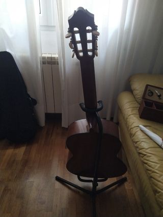 Se vende guitarra española, yamaha