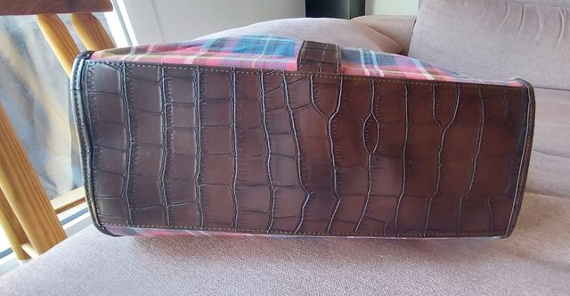 Bolso de hombro. Marca quintana compleme