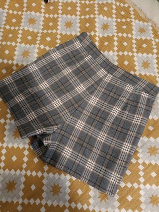Falda pantalón corta a cuadros