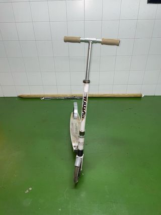 Patinete blanco Urban Surfer