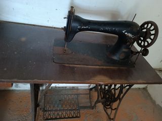 Máquina de coser Singer antigua