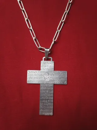 Cruz con el padre nuestro y cadena .tod