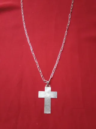 Cruz con el padre nuestro y cadena .tod