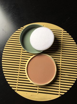 Polvo crema arabesco