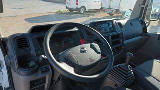 NISSAN NT400 ISOTERMO FRIO CONGELACION PLATAFORMA 