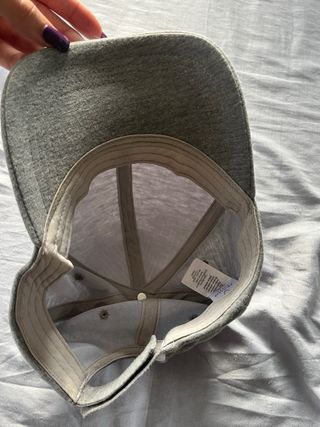 Gorra gris
