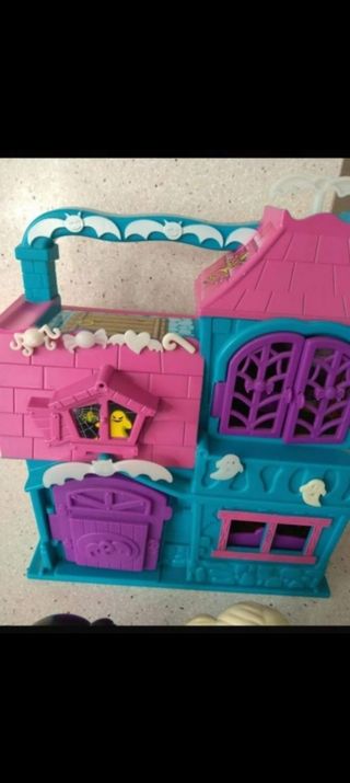 PinyPon Casa de los Fantasmas con 3 muñecos.