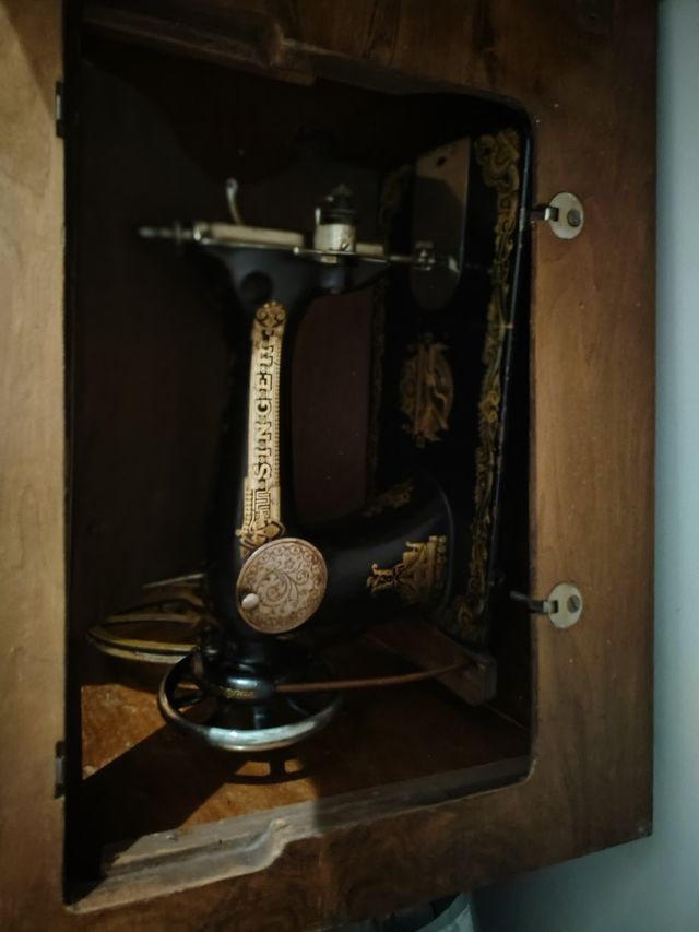 Maquina Antigua de coser Singer