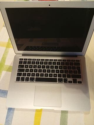 MacBook air 13 inch early 2014