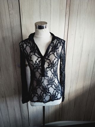 Camisa de Encaje .Talla S. zars