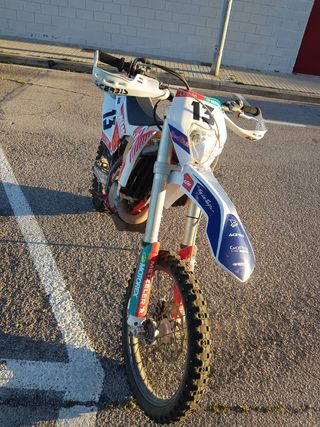 Moto enduro