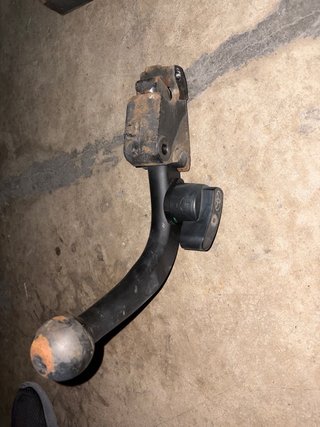 Bola de remolque vertical original Toyota Auris