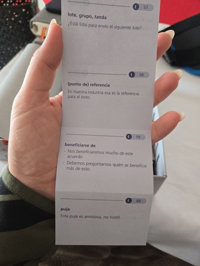 Inglés comercial (Vocabulario esencial) (Spanish Edition)