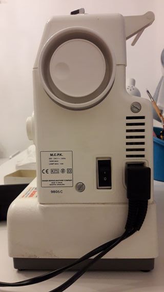 Máquina coser Singer 9805C