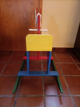 Caballito de juguete niño