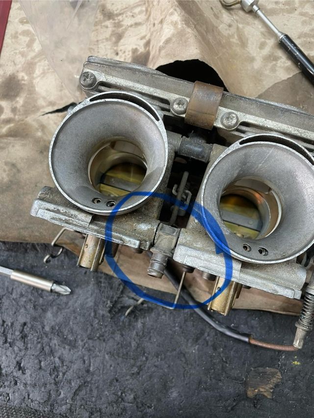 3 carburadores Mikuni