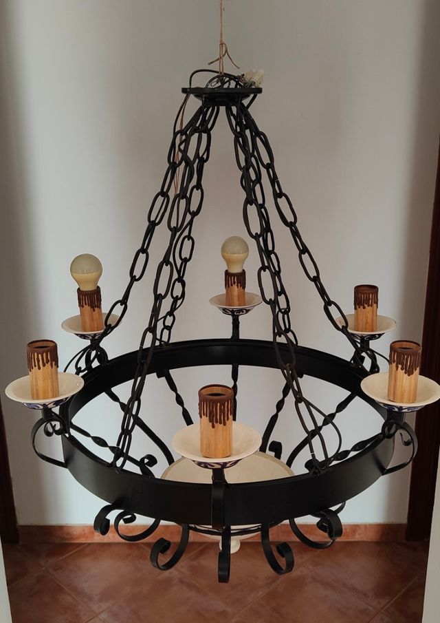 Lámpara rústica de forja y cerámica