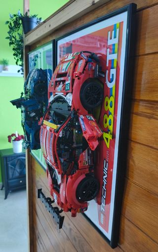 Cuadro expositor lego technics.