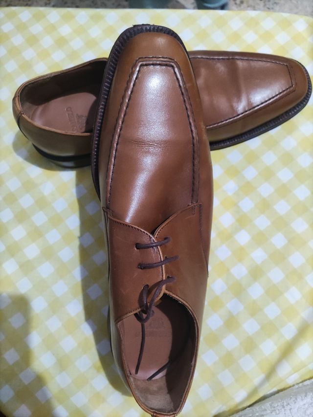 Sapatos de couro para homem