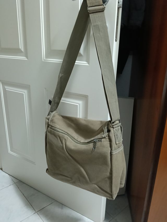 Borsa tracolla uomo molto capiente in te