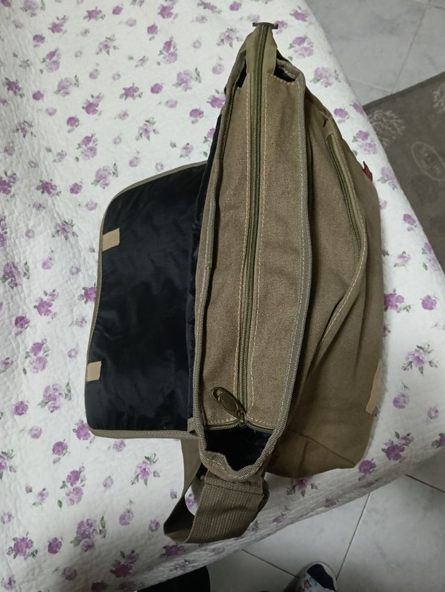 Borsa tracolla uomo molto capiente in te