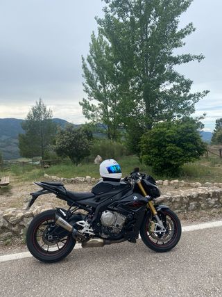 BMW S1000R