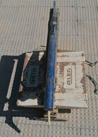 Guillotina de corte de ladrillos marca Alba