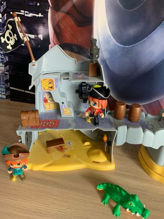 Isla y bote Pirata de Pinypon 
