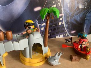 Isla y bote Pirata de Pinypon 