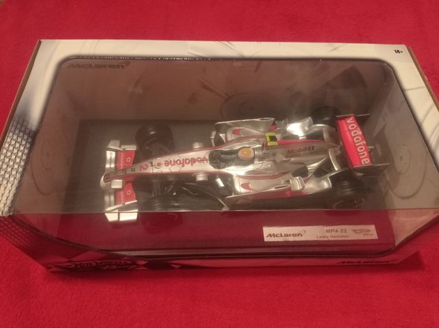 McLaren MP4 22 escala 1 18